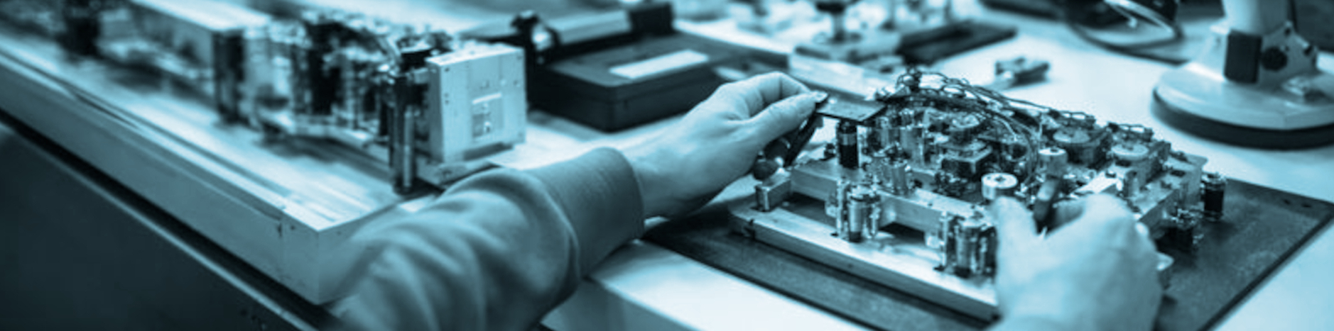 mechatronik-schweiz-qualitaetspruefung-baugruppe-kmu